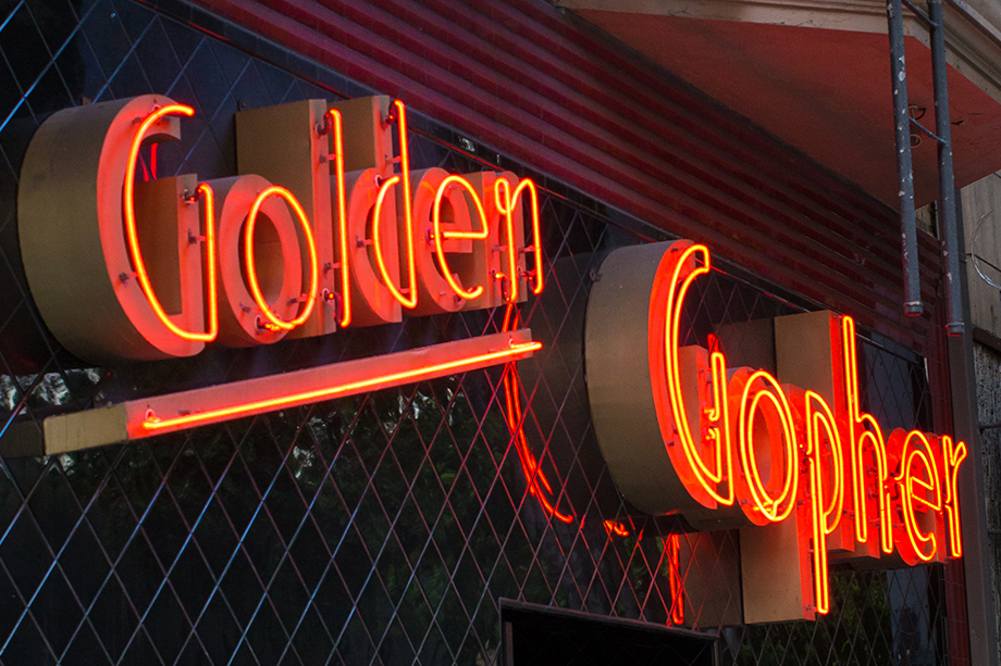 golden-gopher-la