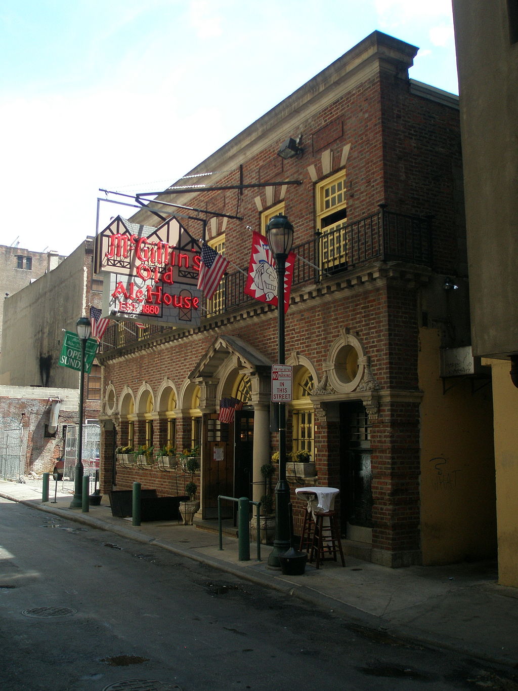 1024px-McGillins Olde Ale House
