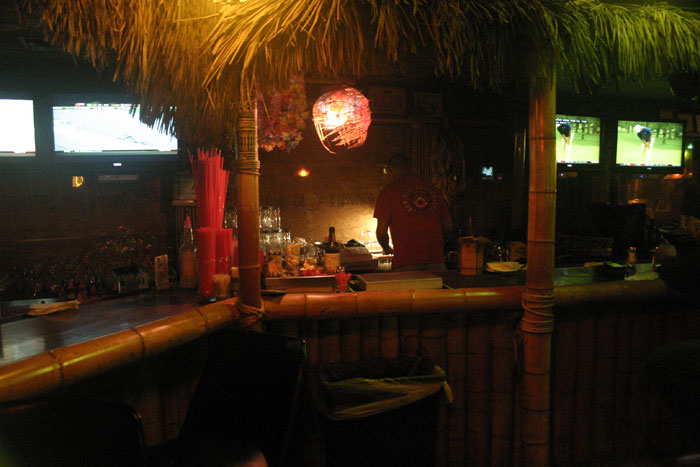 tikibar2